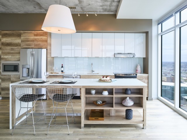 two-light-luxury-apartments-kansas-city-mo-gourmet-chef-inspired-kitchens.jpg